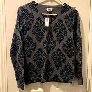 Adorable grey and black sweater A1